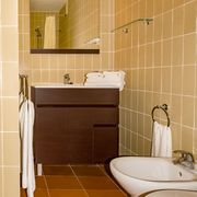 apartamento puerto deportivo baño