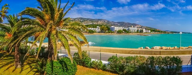 vista playa las fuentes desde puerto deportivo